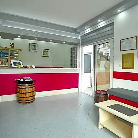 Galeb Hotel 3*